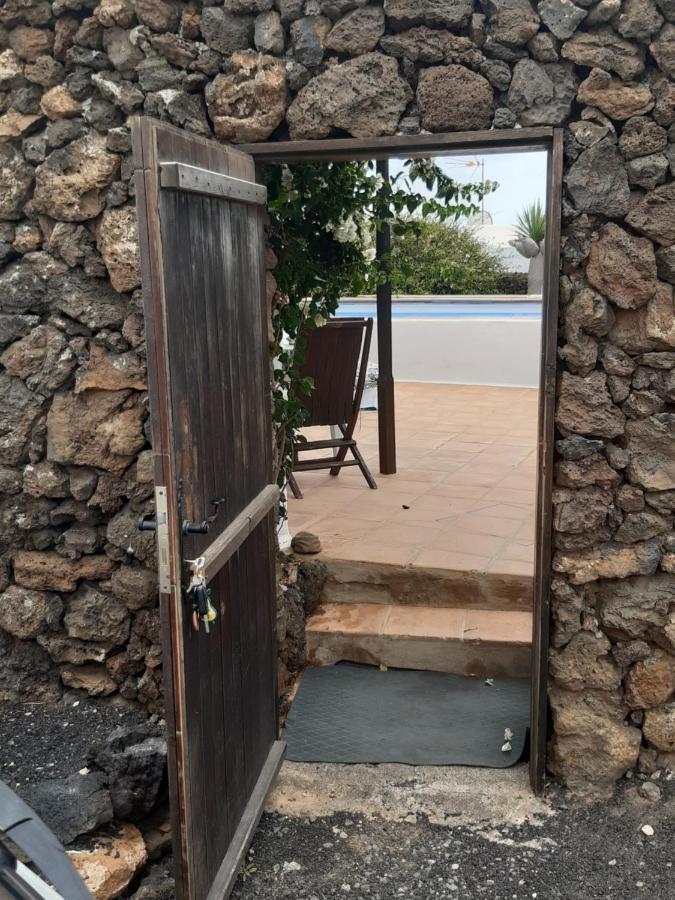 ティアス Tipica Lanzarote House Only Adults Bed & Breakfast エクステリア 写真