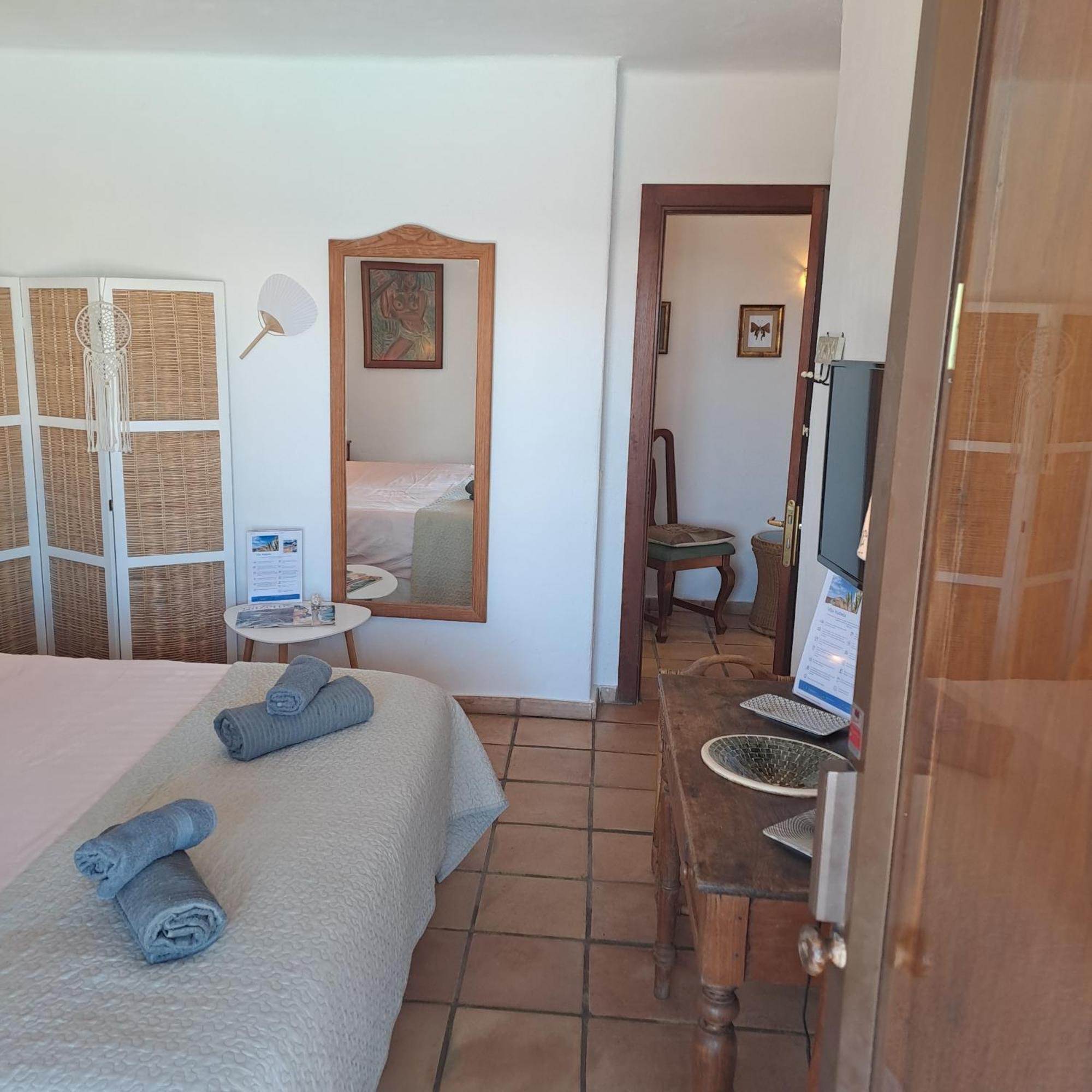 ティアス Tipica Lanzarote House Only Adults Bed & Breakfast エクステリア 写真